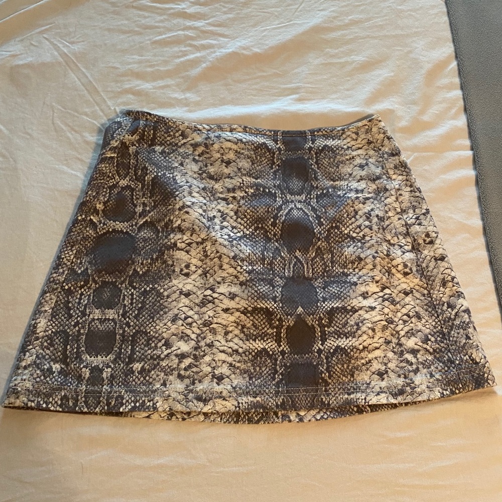 Snakeskin skirt!